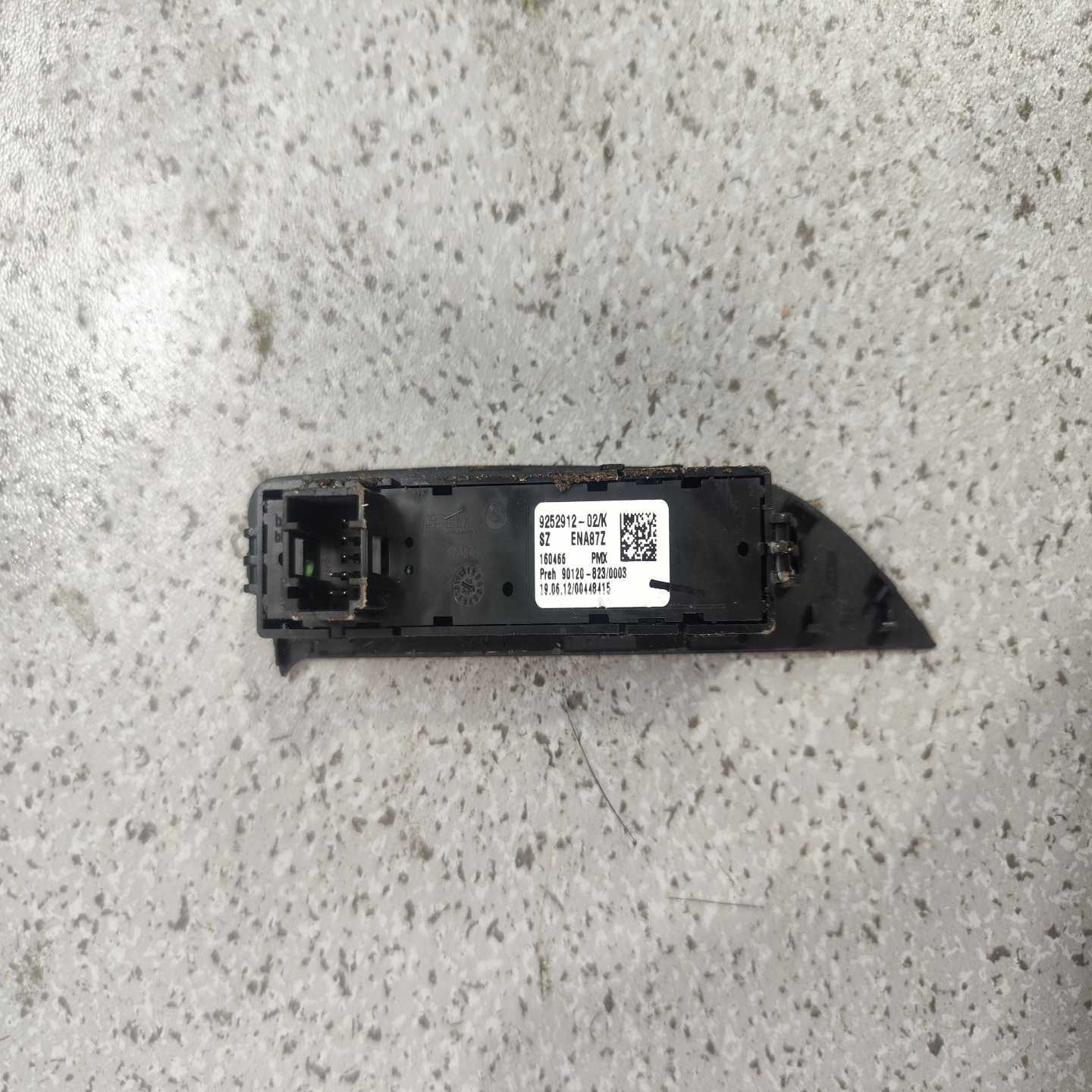 BMW3系F35大灯开关,原装拆车件,功能完好。适用于320、--议价商