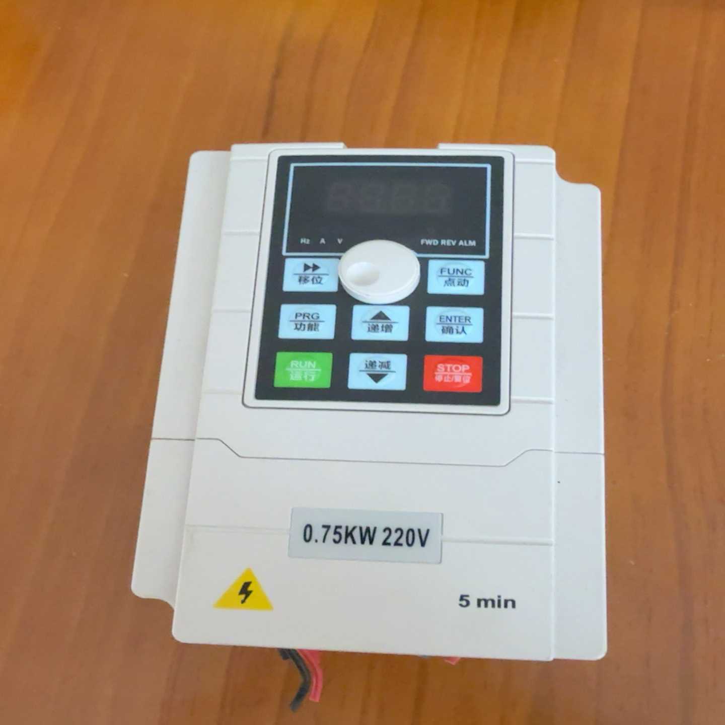 询价台力M3-0-0.75G-1变频器，220V单相，功率0.7