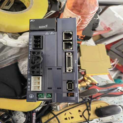 伺服驱动器1.5KW，型号：RYH152F5-VV2-Z
