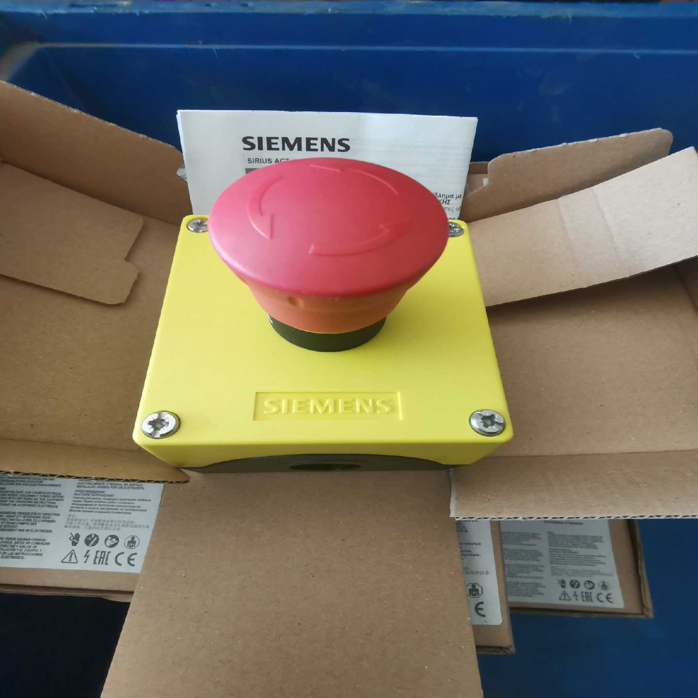 询价全新西门子急停开关按钮盒，3SU1801-0NA00-2