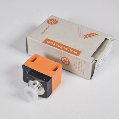 IFM IN5331 induktiver Sensor  NEU