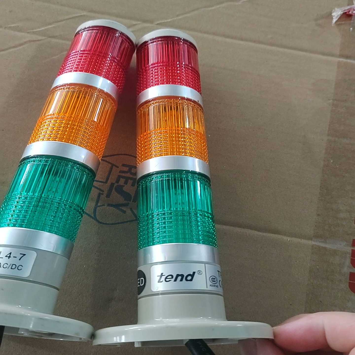 Tend天得LED三色灯TPAL4-724V，9成色成色--议价商品