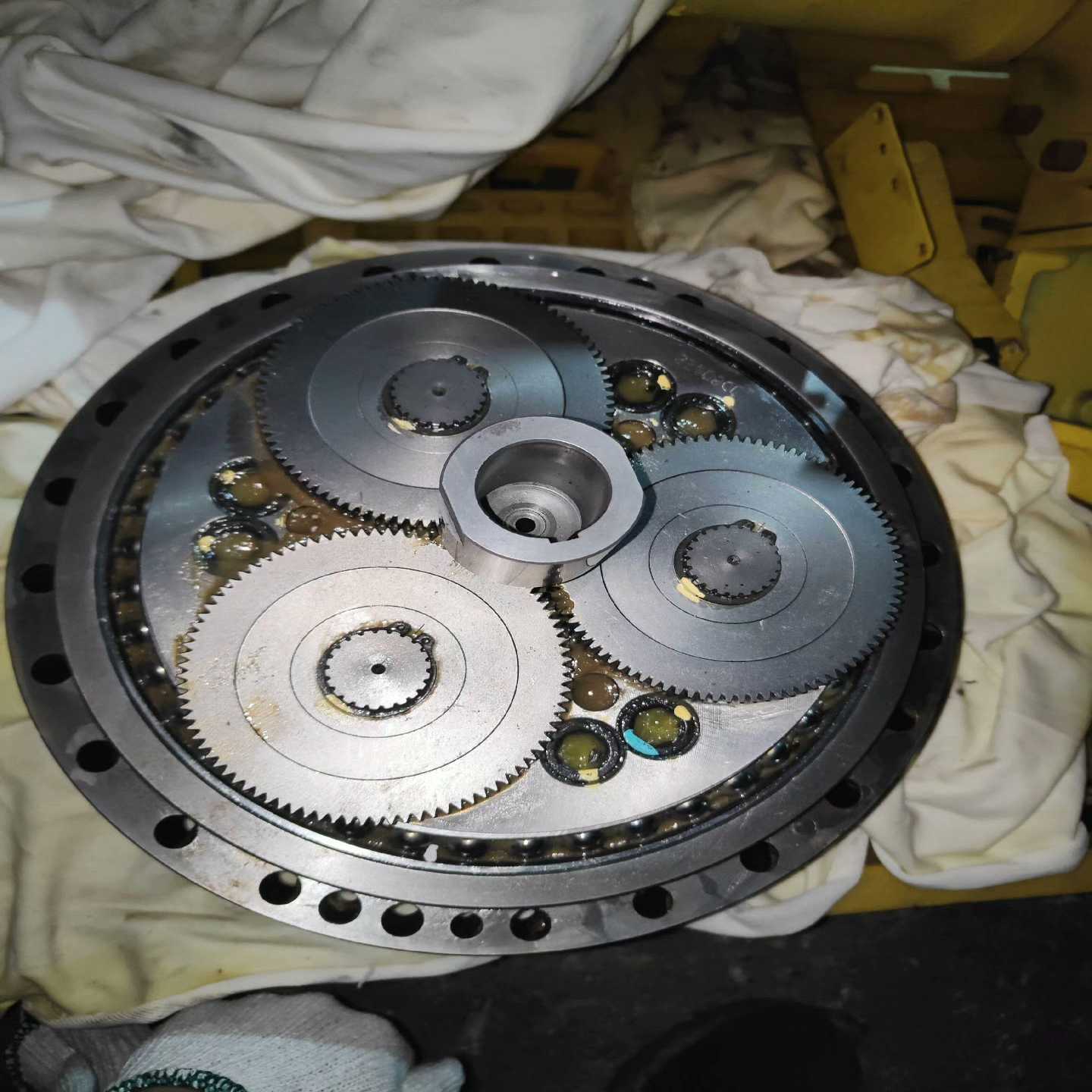 议价发那科a机器人2000IB210f二轴减速机现货/维修