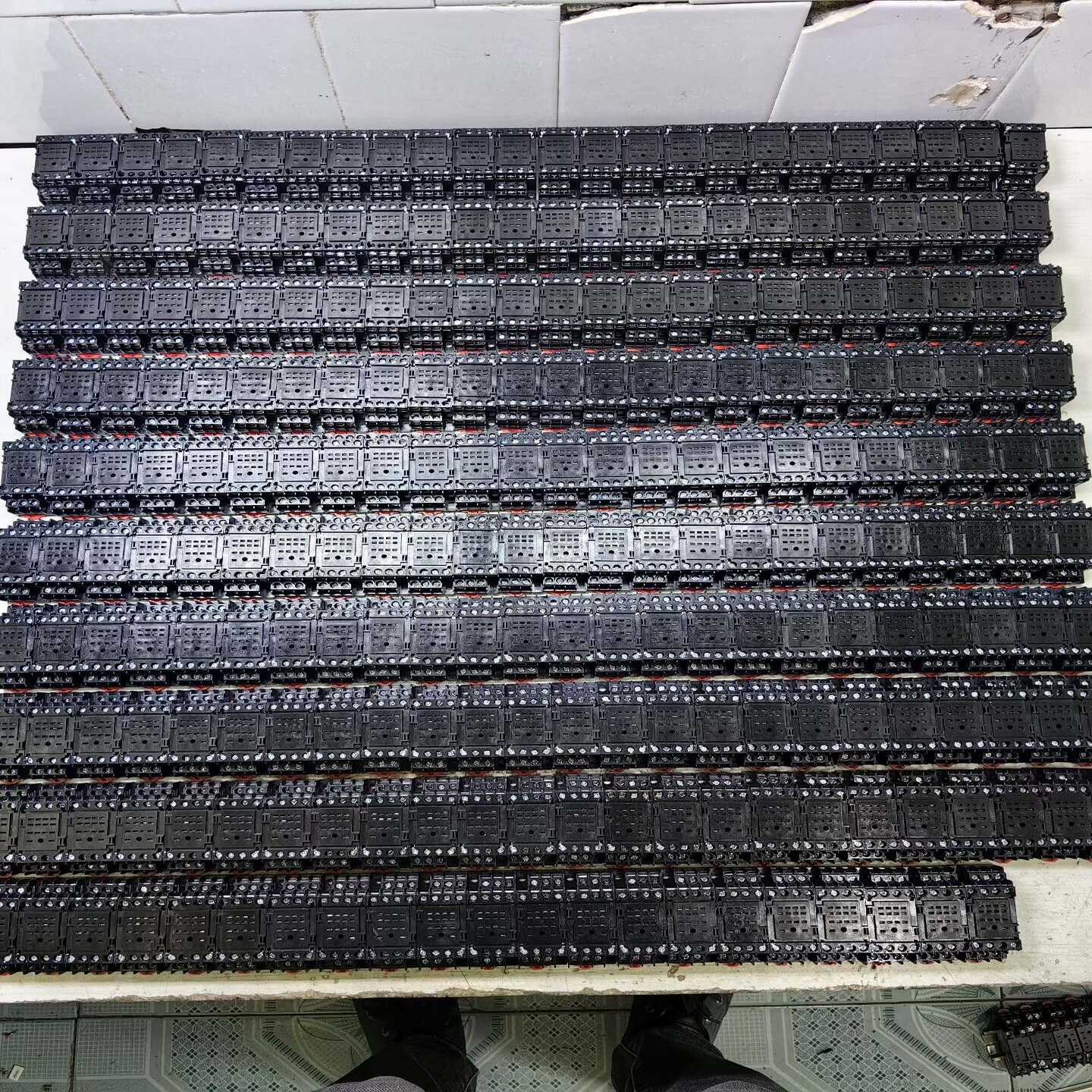 九五新施耐德RXZE1M4C中间继电器底座--议价商品