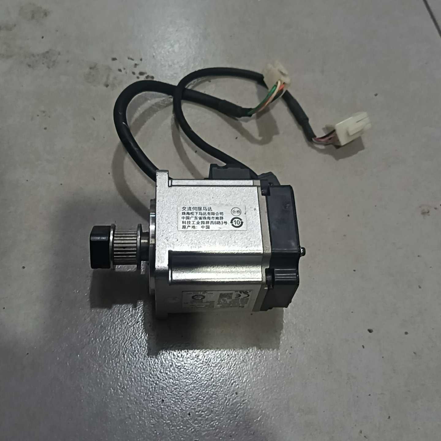 松下MHMF022L1U2M伺服电机200W，功能包好，成色--议价商品