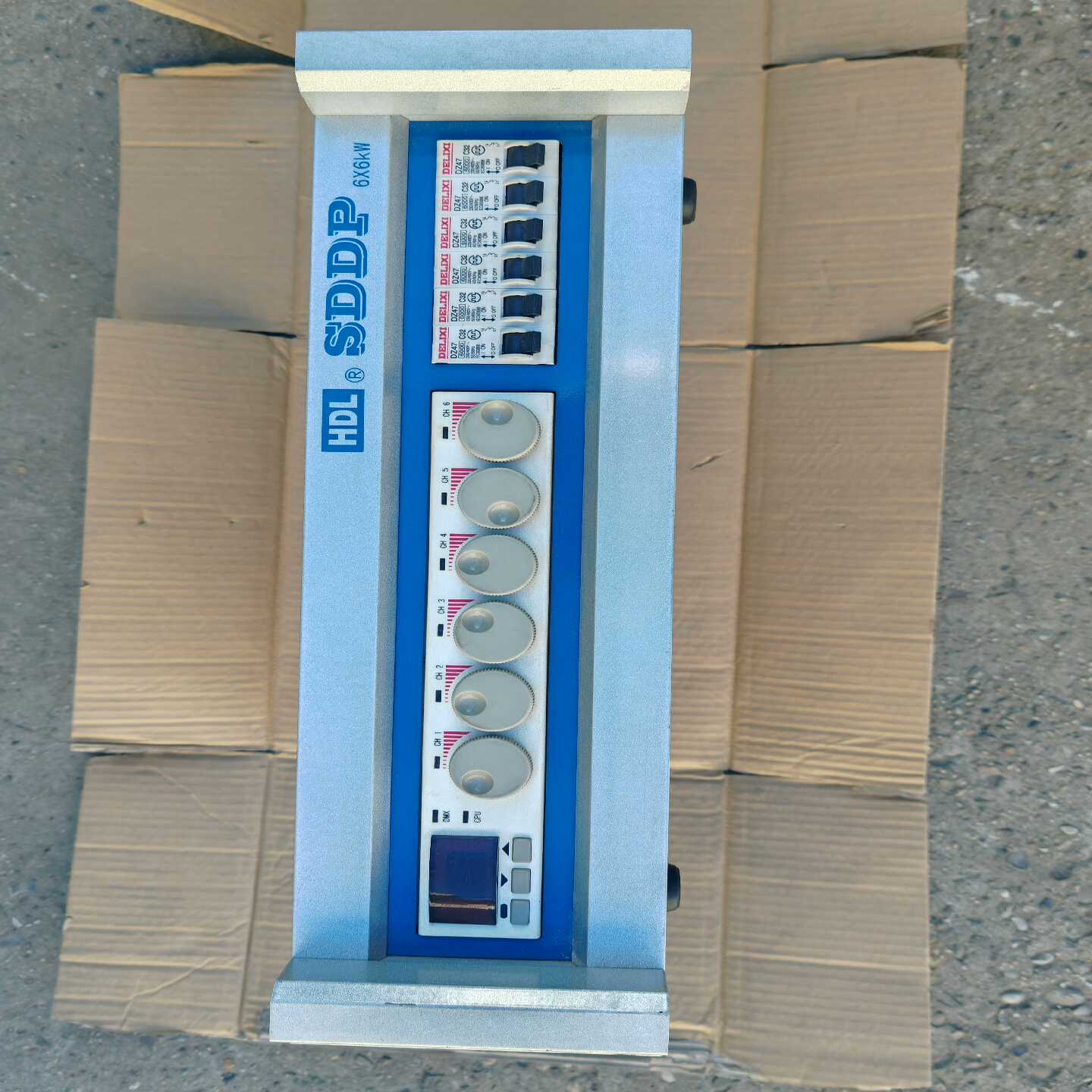 议价原装正常使用的舞台灯光河东6X6千瓦硅箱一台，可以改直