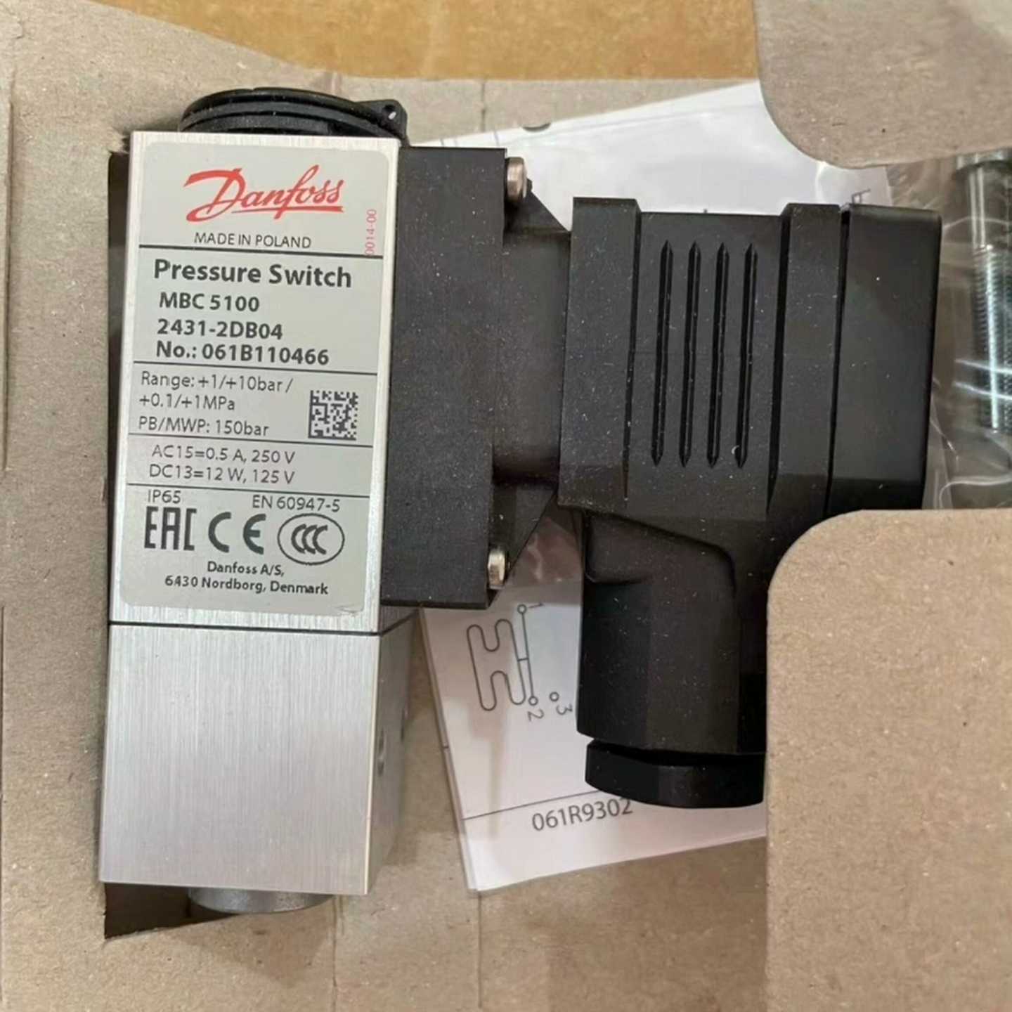丹佛斯压力开关061B110466原厂件，需议价……询价