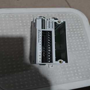 R11成色如图漂亮 咨询 基恩士控制器SL