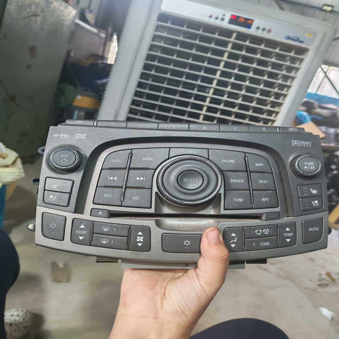 别克君越原装拆车空调面板，带DTS音响和DVD导航功能。功能--议价