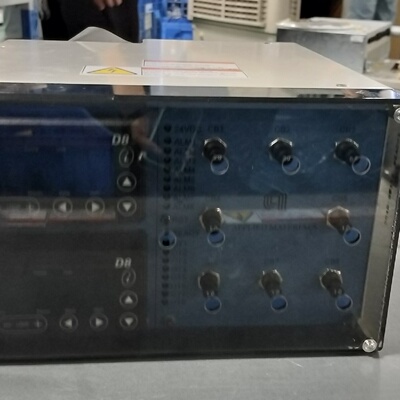 WATLOW D8温控器控制器，型号VAS104350-03议价