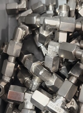 寻ISERTO管接头三通直角对接38寸10mmJS