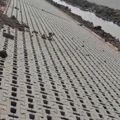六角护坡砖生态连锁砖六棱块工字锁扣砖实心砖空心砖植草砖透水砖