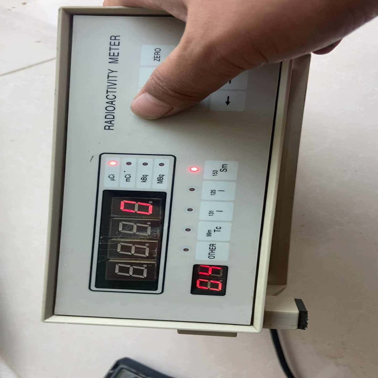 RM-905A放射性活度计 机器开机按键正常使用 后面有个脚~询价