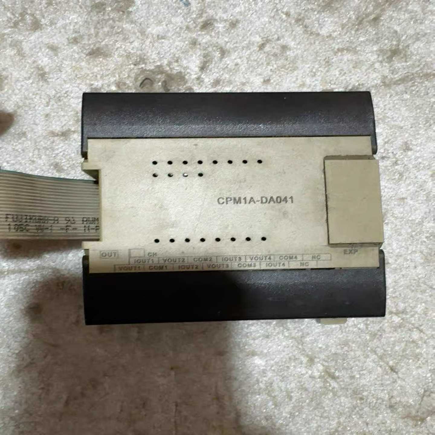 欧姆龙CPM1A-DA041，1个，二手拆机件，功能包好，成