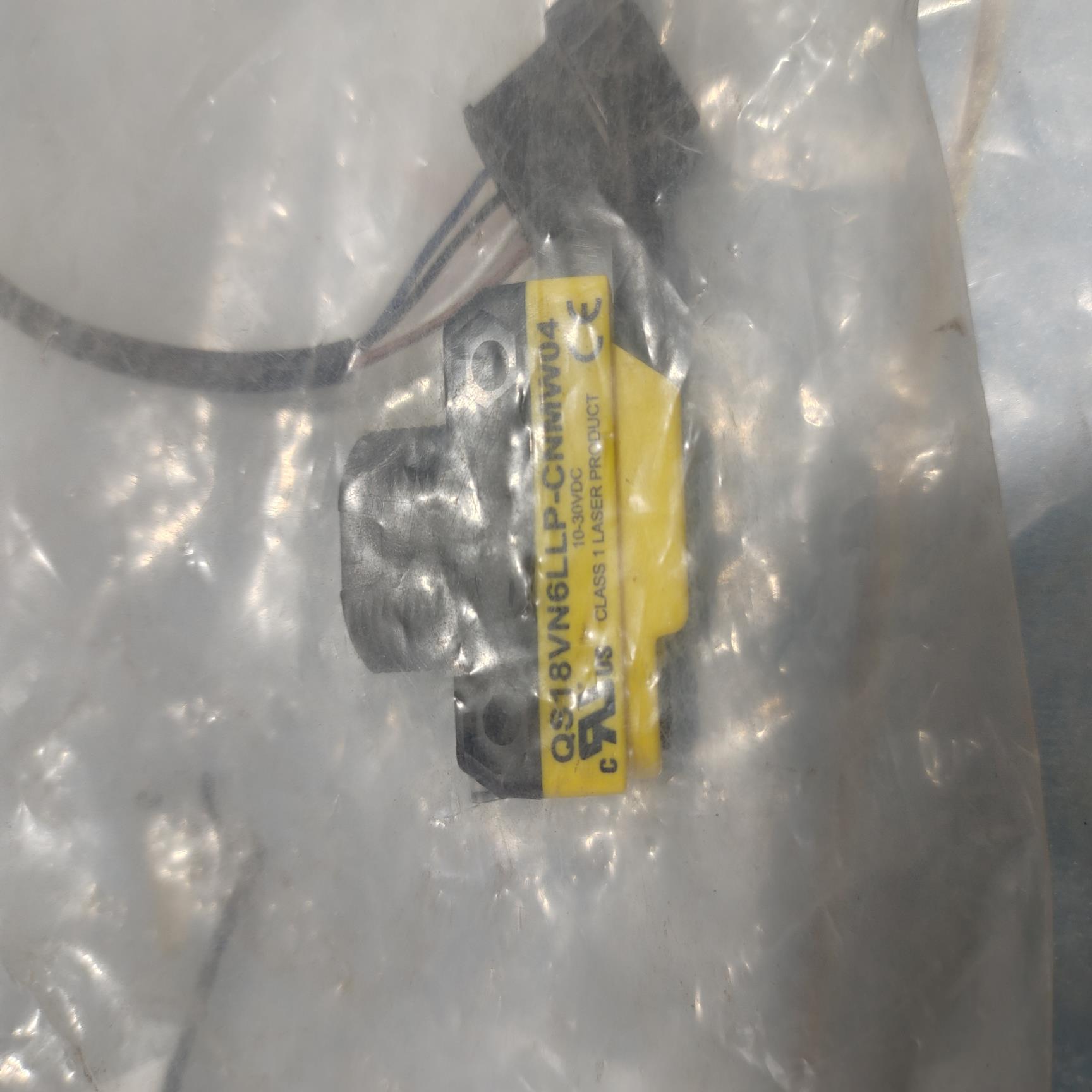 全新邦纳QS18VN6LLP-CNMW04激光传感器，包装完--议价商品