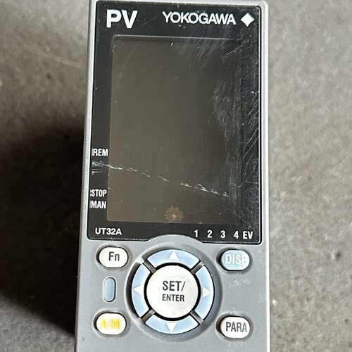 横河YOKOGAWA温控仪UT32A控制器