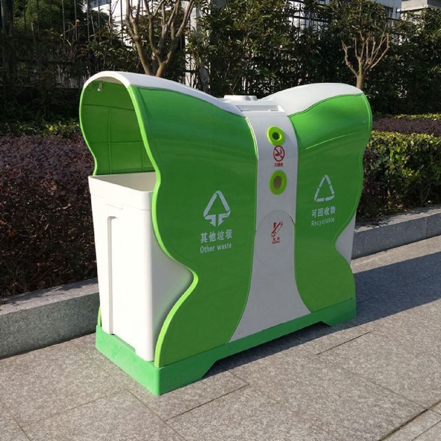 户外蝴蝶垃圾桶玻璃钢分类卡通垃圾筒室外公园园林景区果皮箱厂家