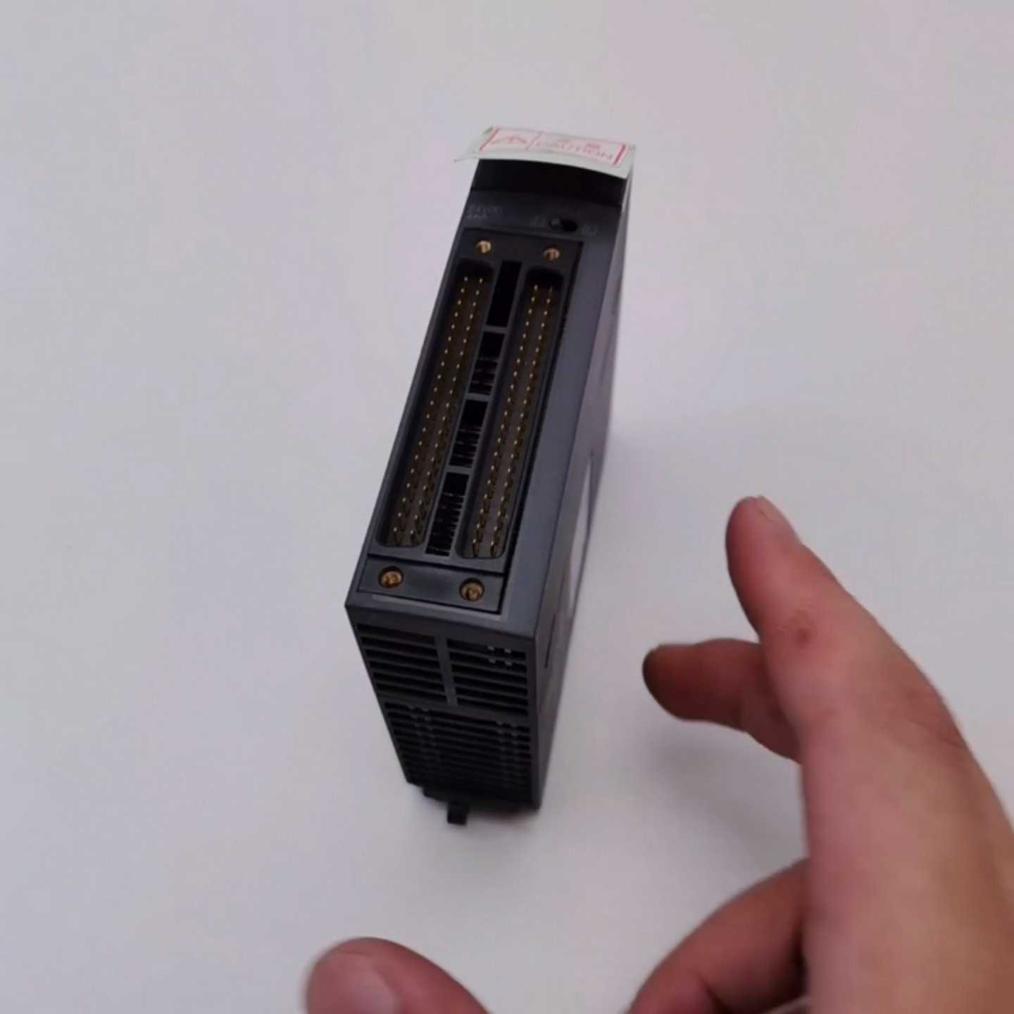 询价三菱QX42输入模块，日本原装正品，24VDC供电，4mA电