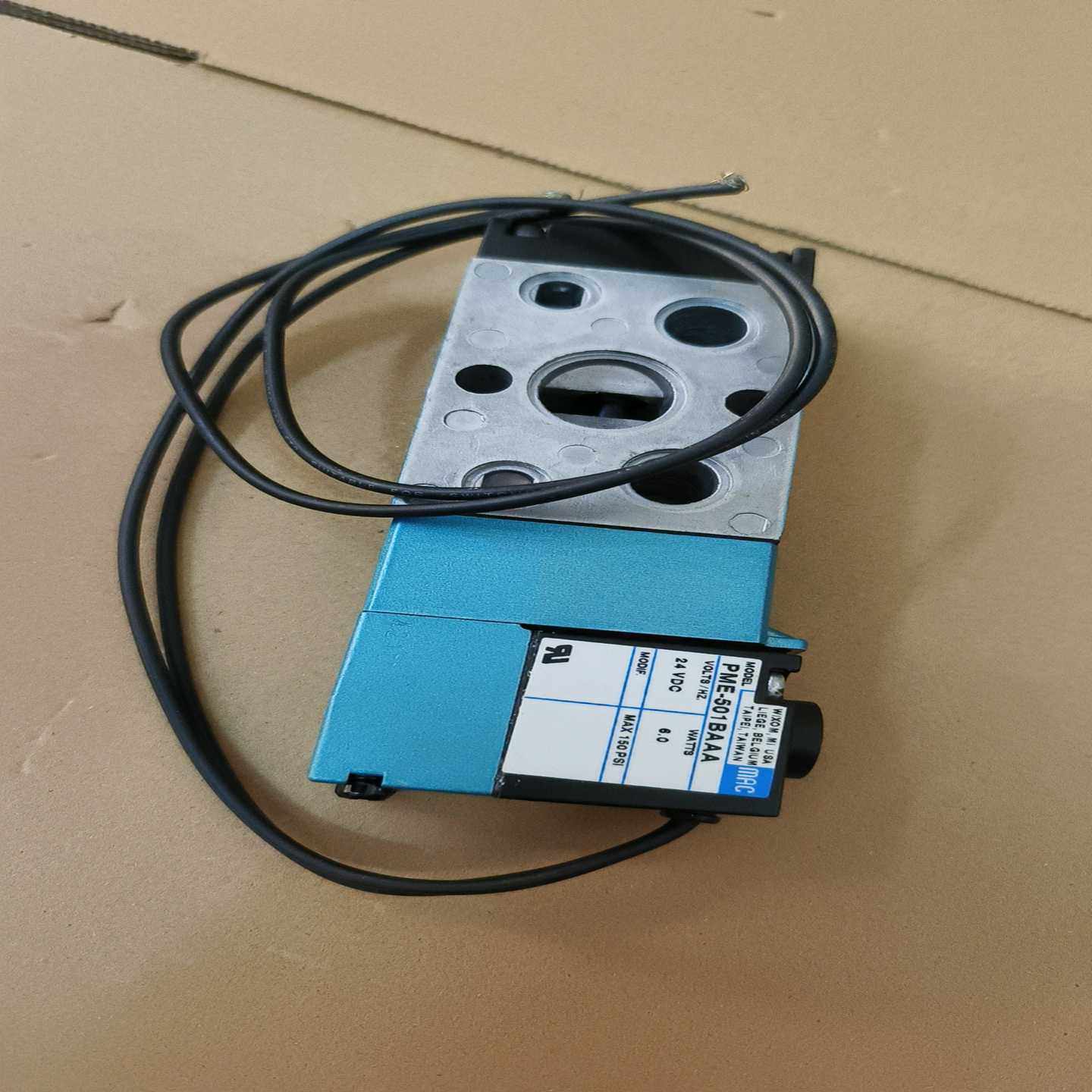 MAC电磁阀811C-PM-501BA-125，全新未使用，{议价}
