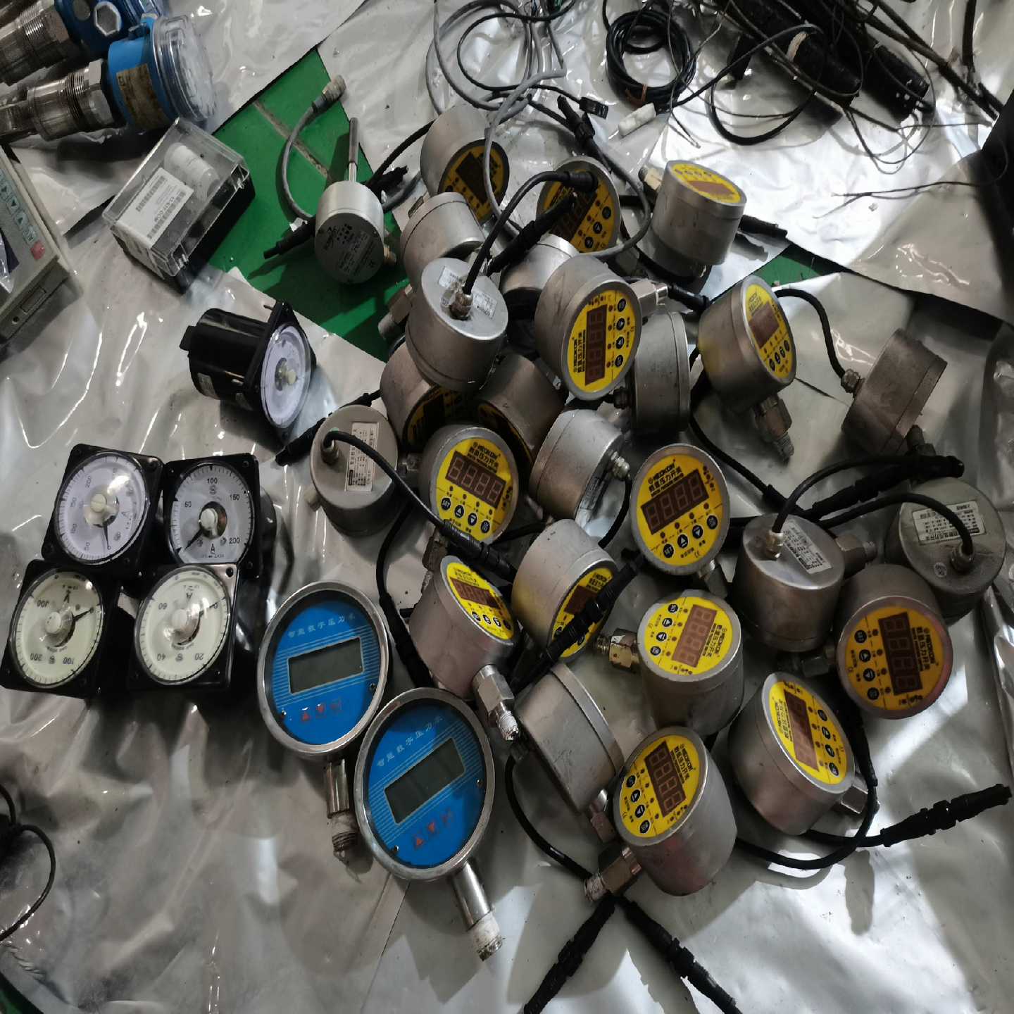 数显压力开关MD-S828E-500P-1-J-P2-M2-