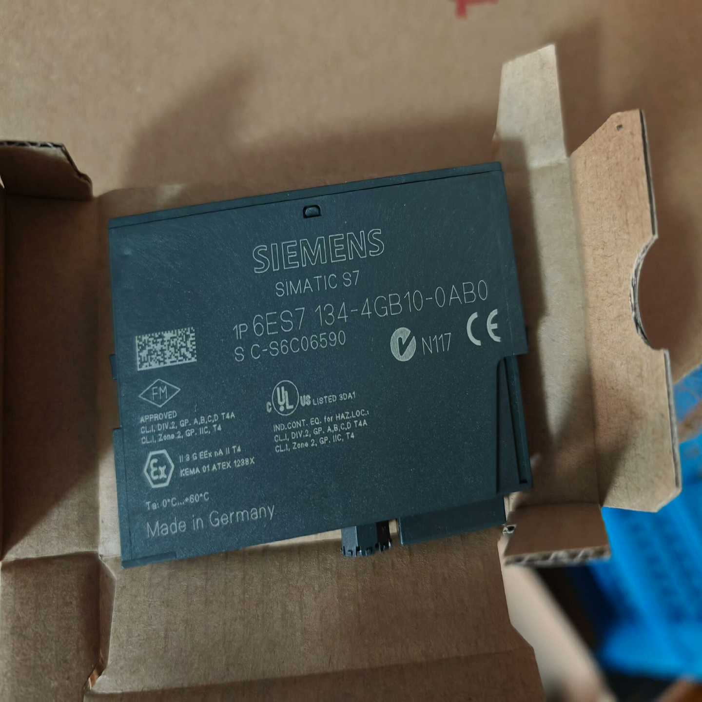 134-4GB10-0AB099新没有划痕破损功(亚飞商行）