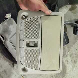 英菲尼迪Q5天窗开关，带阅读灯和眼镜盒，，按键灵敏，接口齐全--