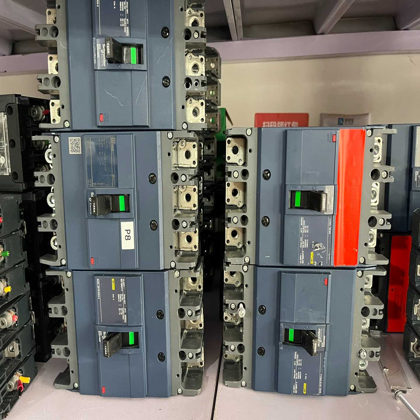 议价施耐德EZD160E/250E塑壳断路器,3nP125A/16现货/维修