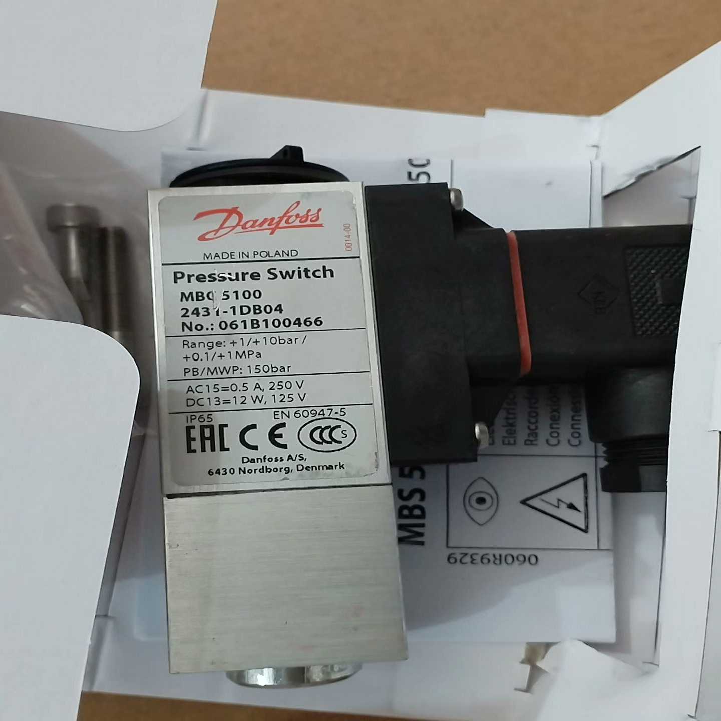 丹佛斯压力开关061B100466全新原厂件现货带包装正品--议价商品