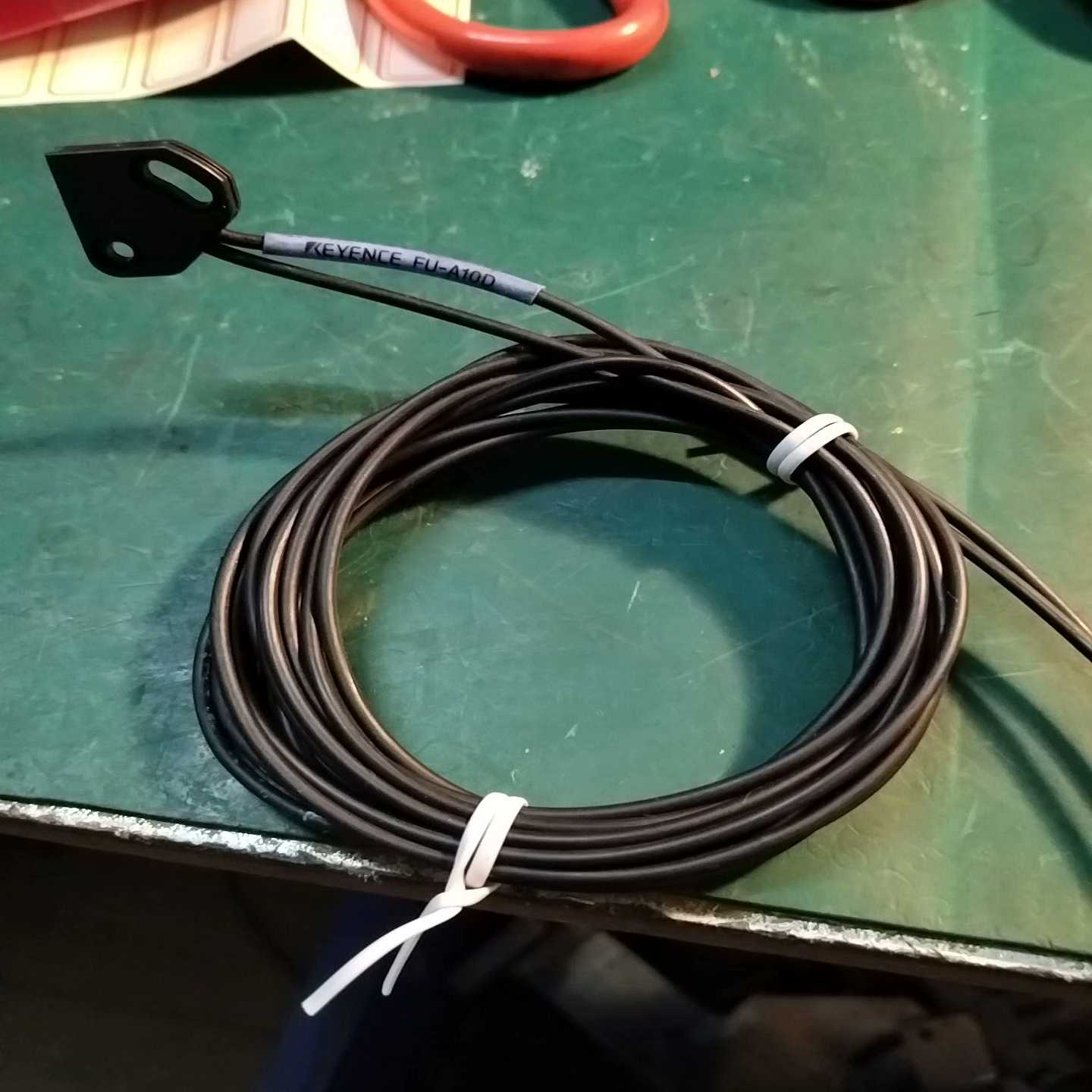 询价拍~基恩士光纤传感器，型号FU-A10D，共24条，的联