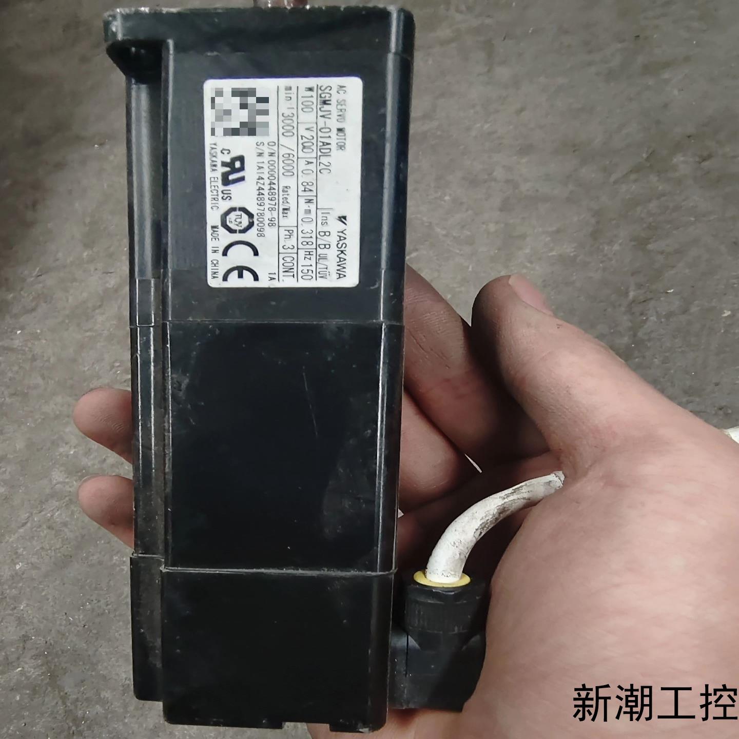 安川伺服电机 SGMJV-01ADL2C实物拍摄成色如图议价商品