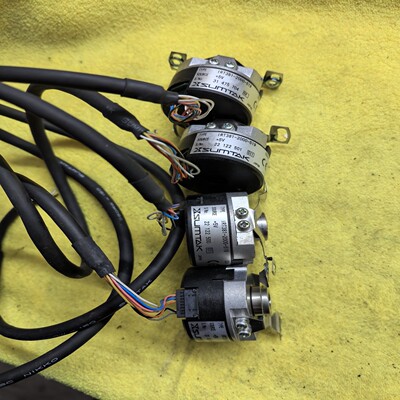 出十几个SUMTAK森泰克编码器，型号IRT381-2000--议价商品