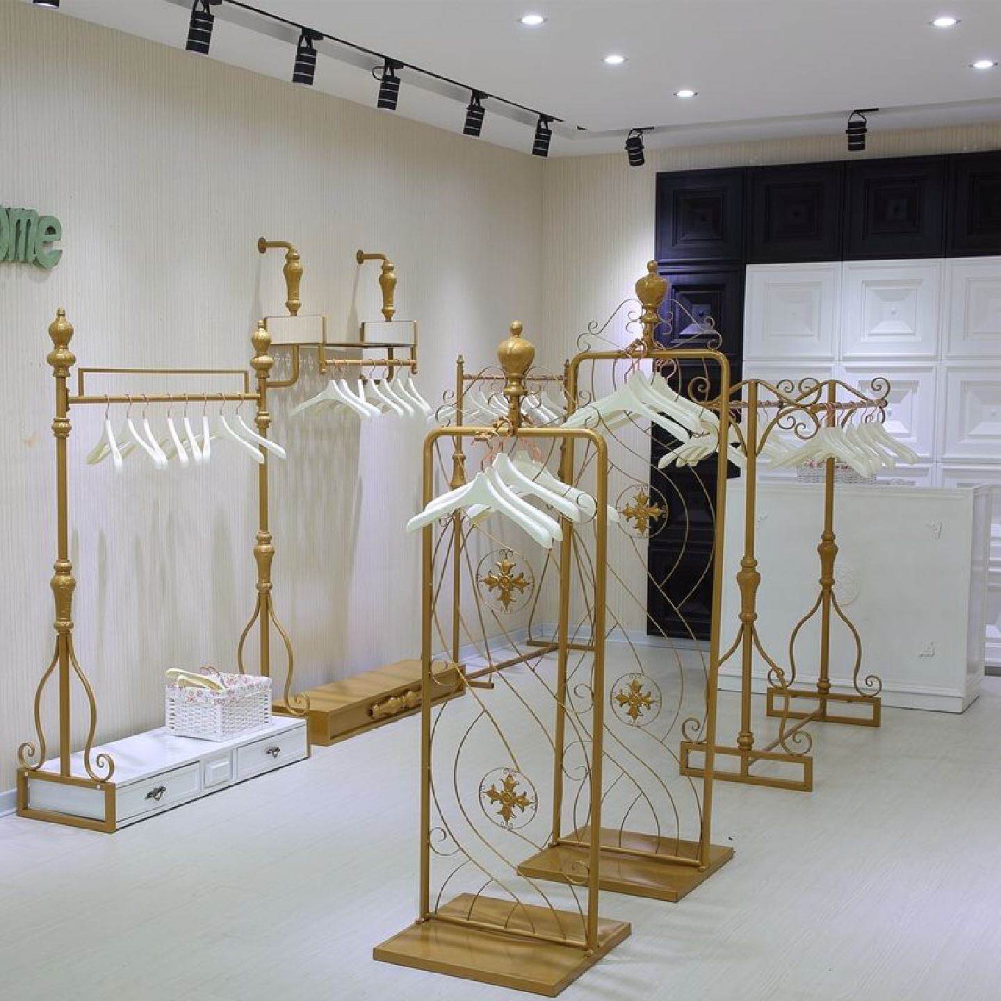 欧式金色铁艺服装架落地式中岛架侧挂架屏风地柜服装店衣架展示架