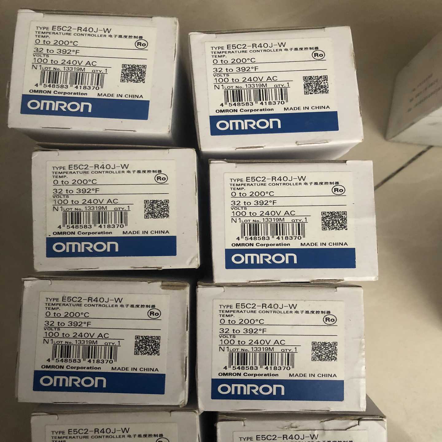 【议价】温度控制器E5C2-R40J-W，800一个适用