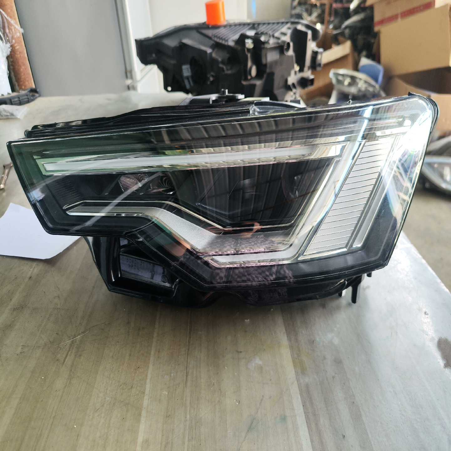 F16奥迪A6L左前大灯，原厂LED拆车大灯总成，全脚面--议价商品
