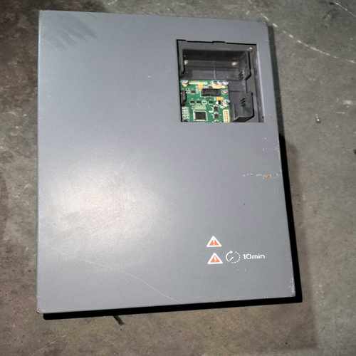 三晶变频器  功能 安装脚变形 VM1000-4（佳毅工控）