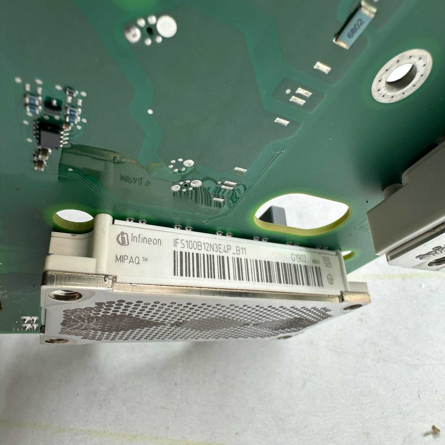 变频器内整流和逆变模块各一块，型号如下，议价询价