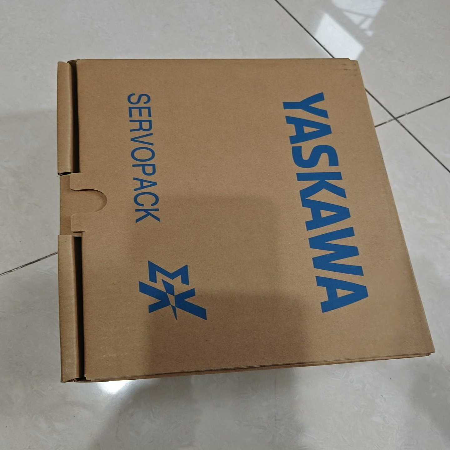 询价安川服驱动器-28008002，全新正