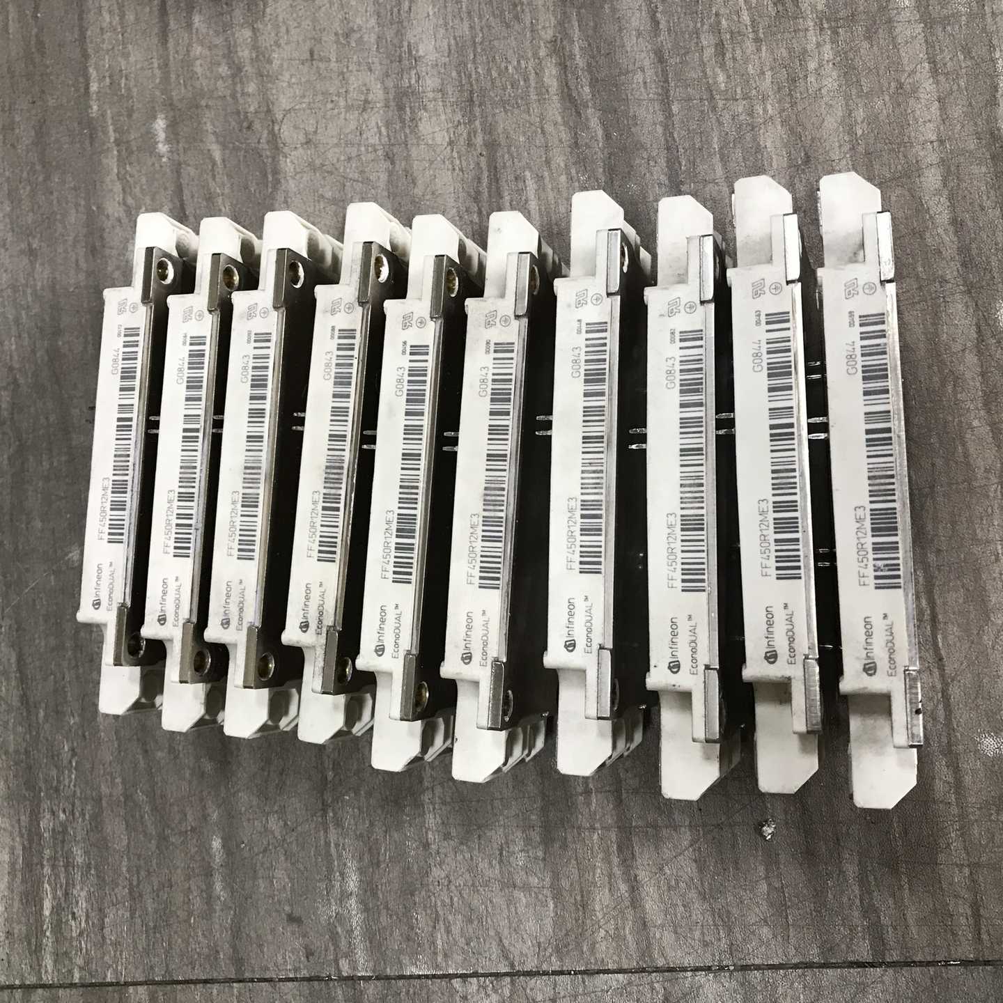 英飞凌模块FF450R12ME3，漂亮 以下实物【博航商行】