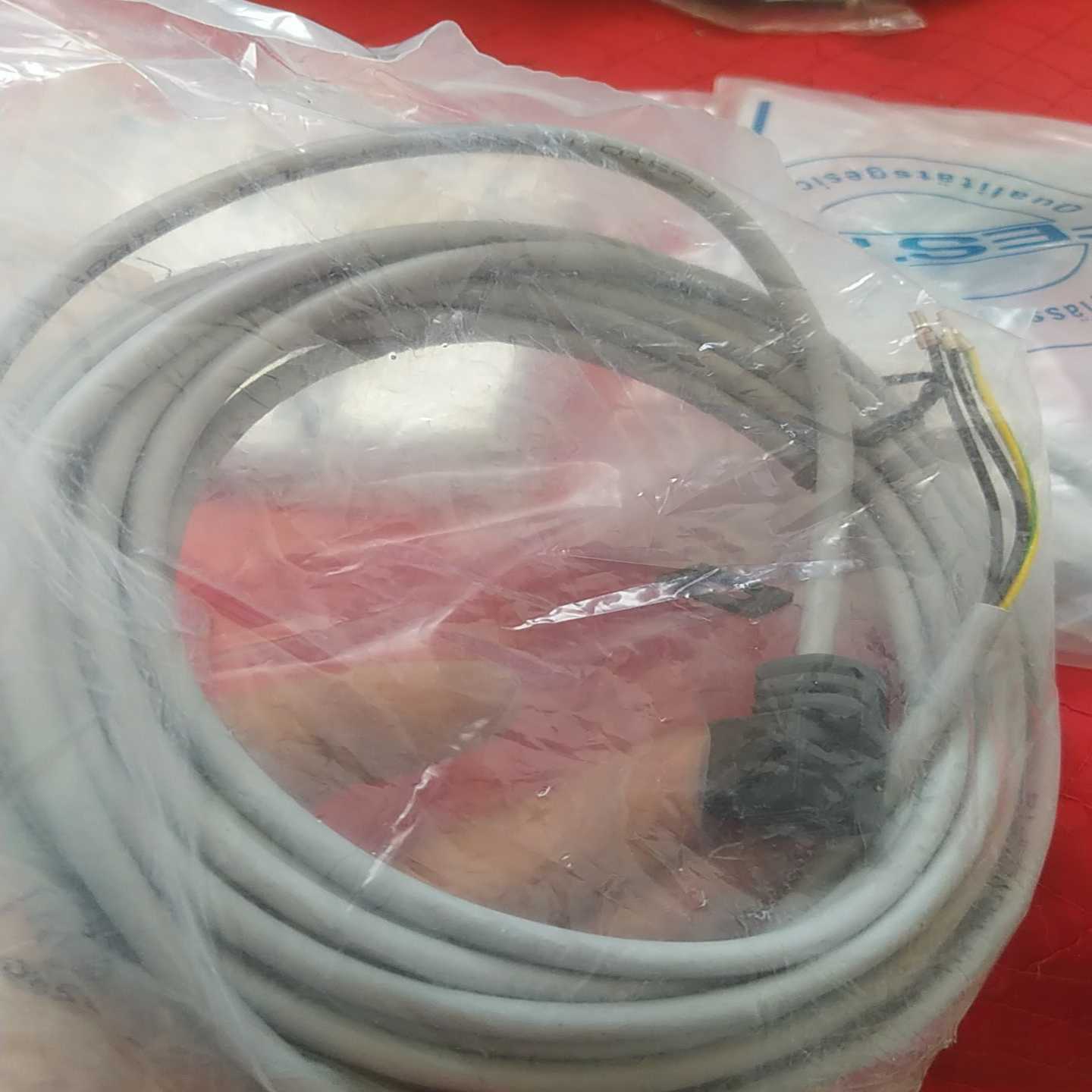 FESTO全新CPE10-M1BH-3GL-QS-4电磁阀1~议价
