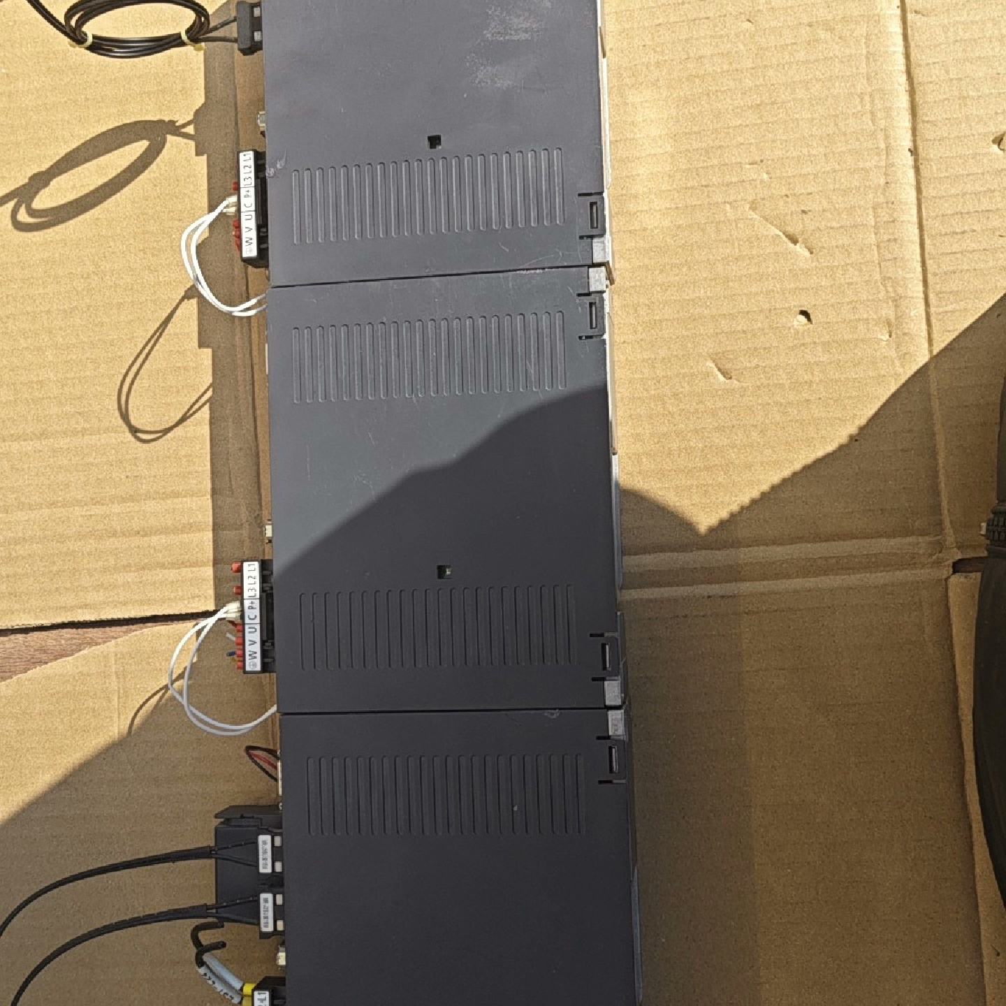 三菱伺服驱动器MR-JE-4B，400W，功能包好，实物拍摄--议价商品