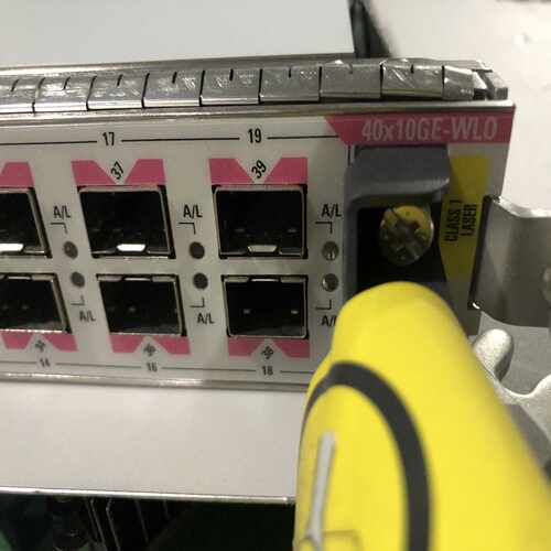 CRS40X10GE-WLO实图，有3个，有意者询价