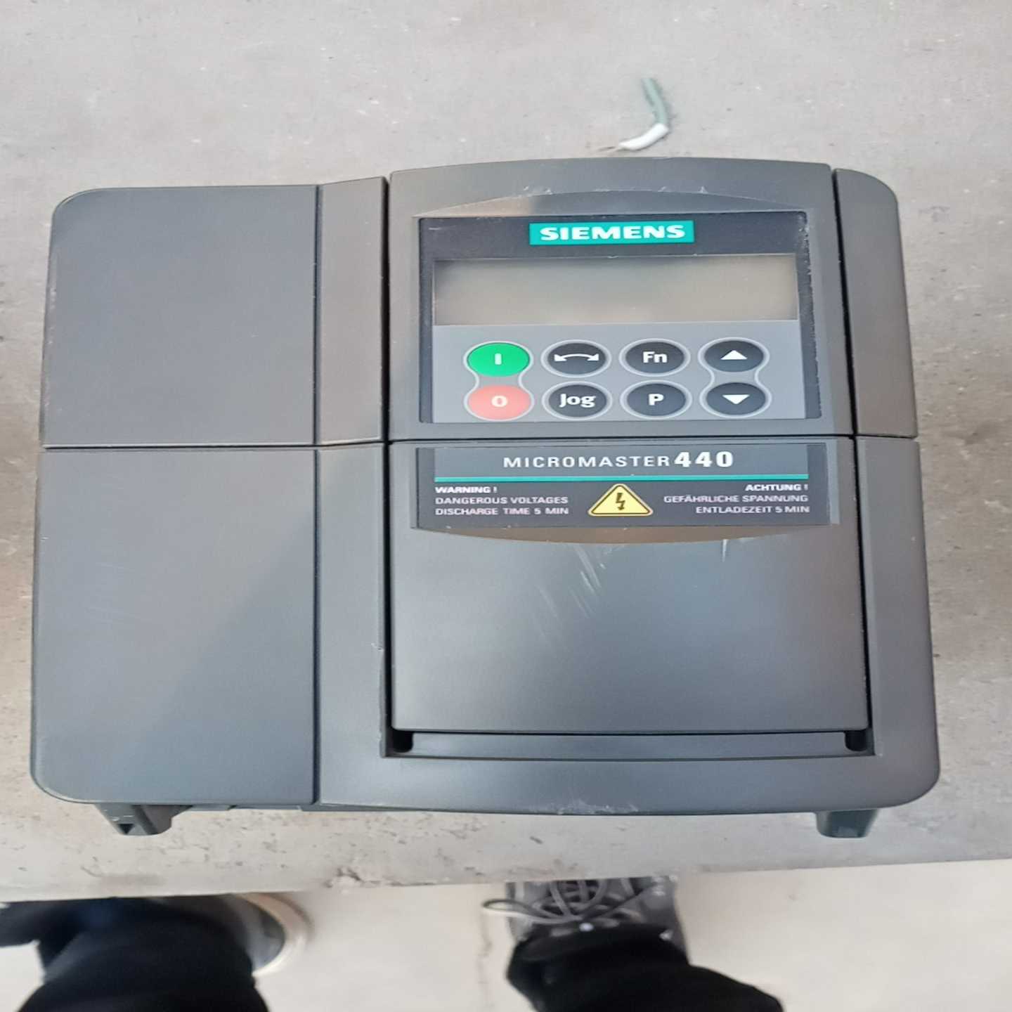 西门子6SE6440-2UD24-0BA14KW，二手--议价商品