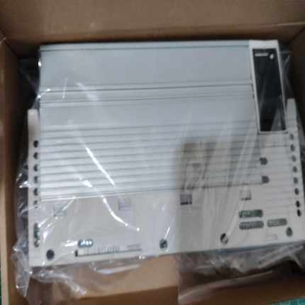 询价Lenze8200Vector变频器，型号E82EV15