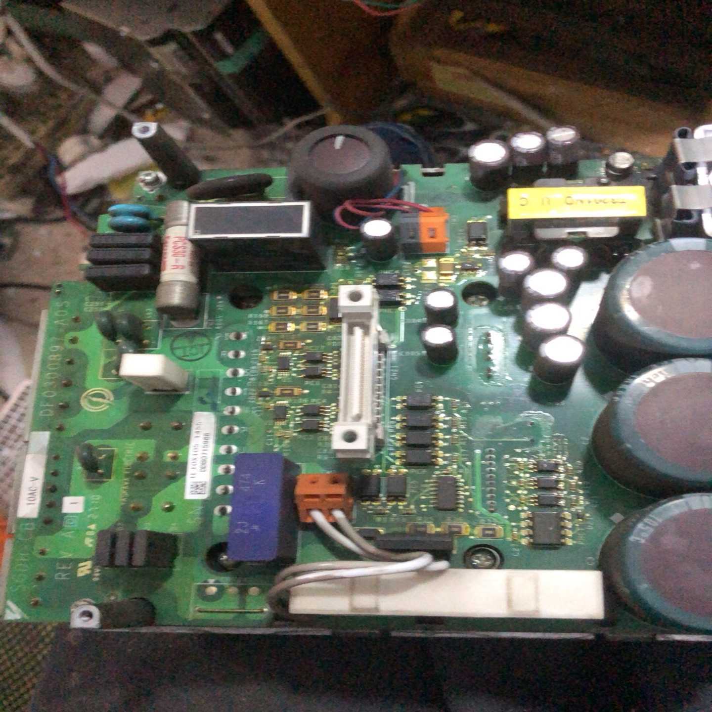 安川sgdh-cb10ac-v安川1kw10ada08ad（零零电子）