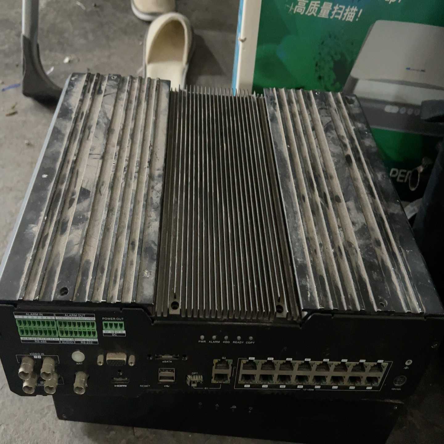 海康威视DS-TP50-12DT终端服务器成色看图，单位仓--议价商品