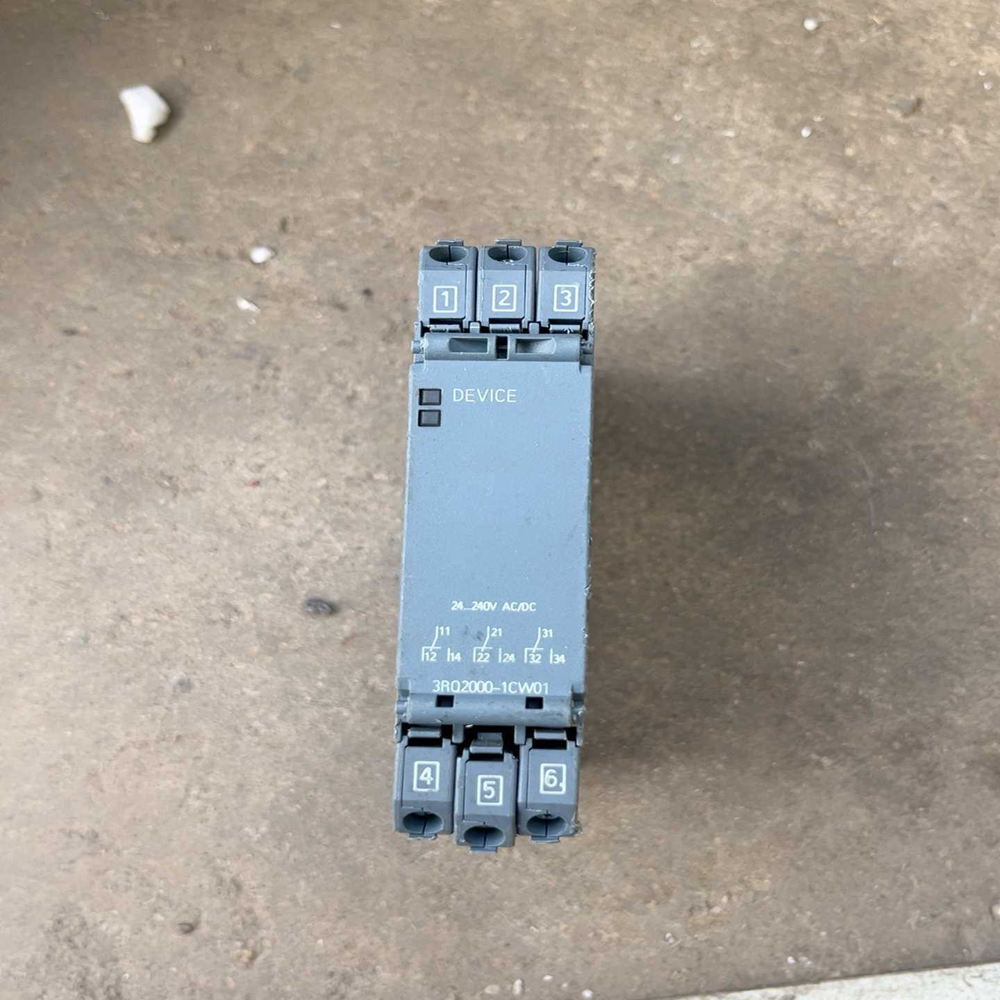 3RQ2000-1CW01西门子继电器功能正常实图拍摄--议价商品