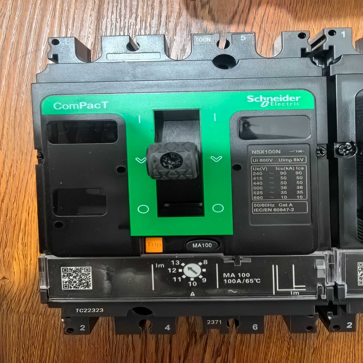 施耐德ComPacT塑壳断路器NSX100N，3P规格，10--议价商品