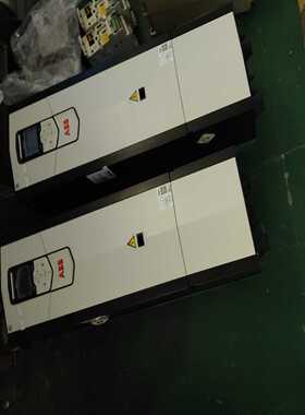 变频器ACS880-01-105A-3，55KW大功率