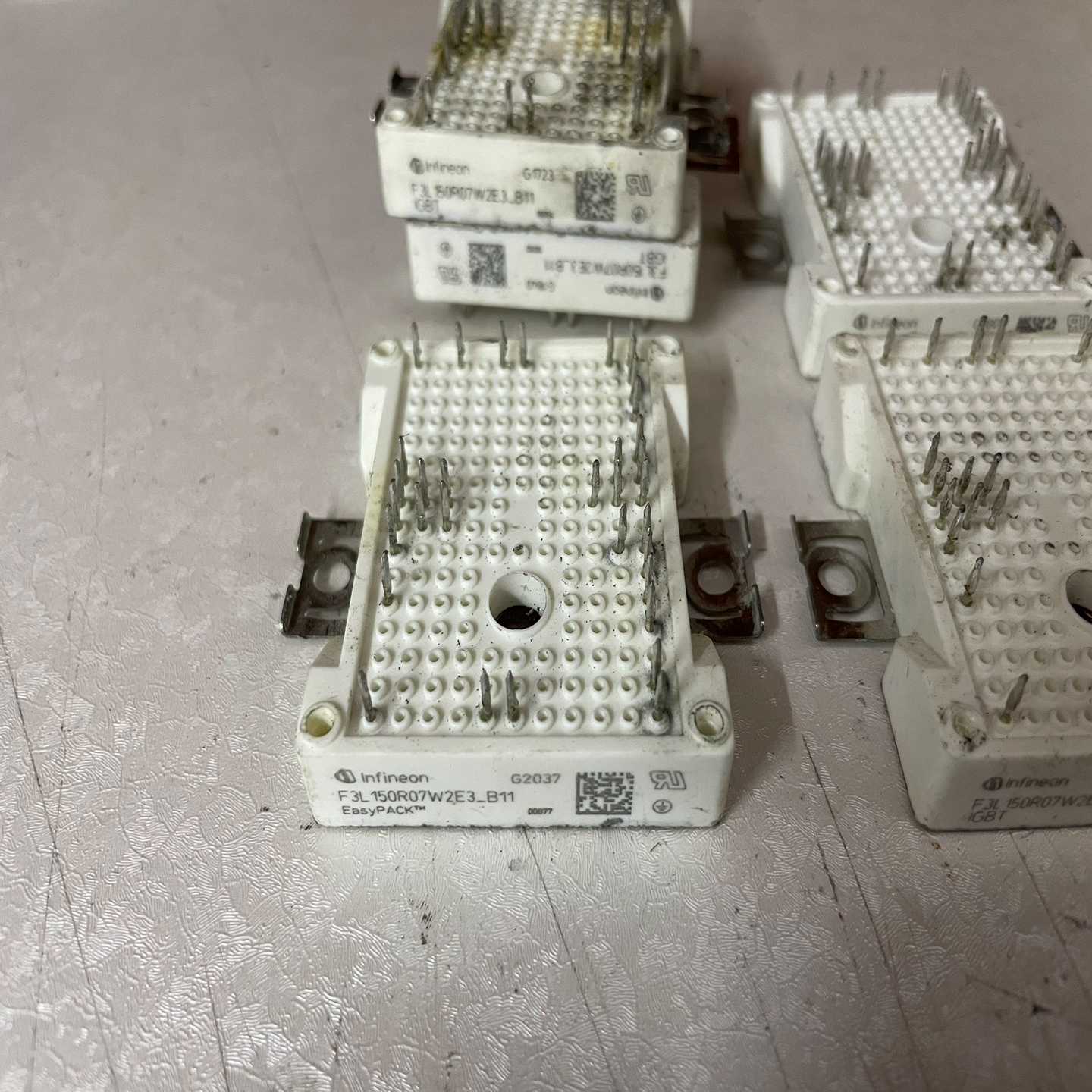 F3L150R07W2E3-B11 F3L100R07W2E~询价