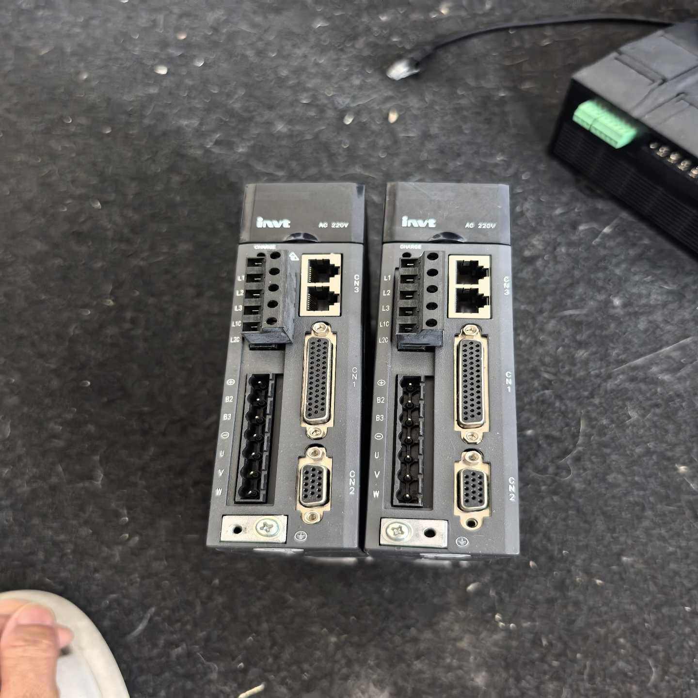 9新英威腾SV-DA200-0R1-2-N0/NO100W